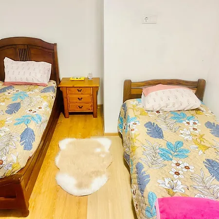 Japji Esmeriz Hostal *