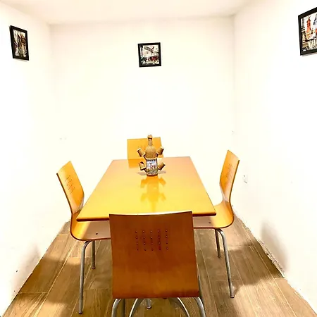 Hostal Japji Esmeriz *