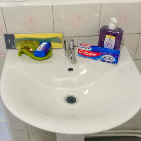 Hostel Japji Esmeriz *