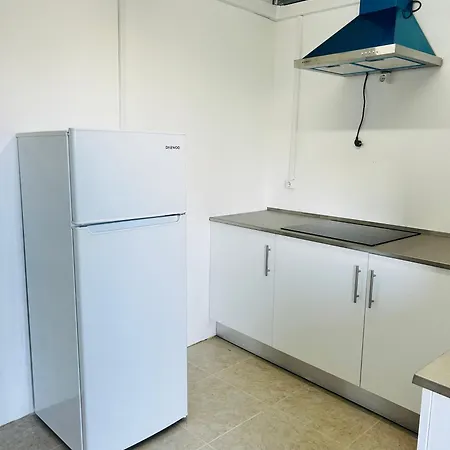 Hostal Japji Esmeriz *