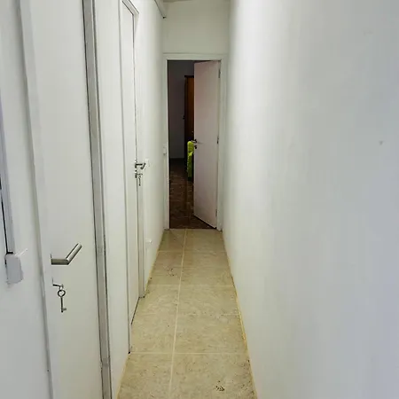 Japji Esmeriz Hostel *