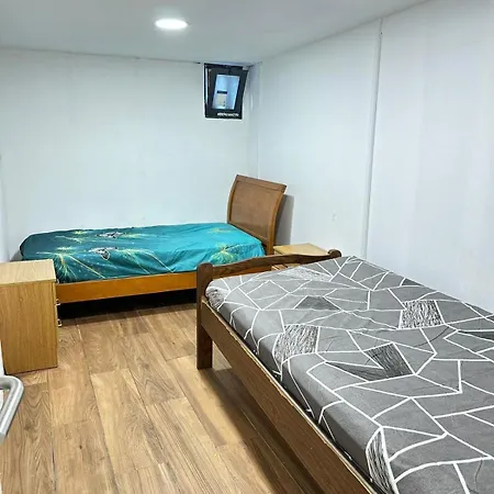 Hostal Japji Esmeriz