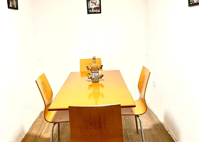 Hostel Japji Esmeriz *