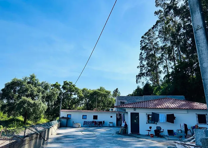 Hostel Japji Esmeriz